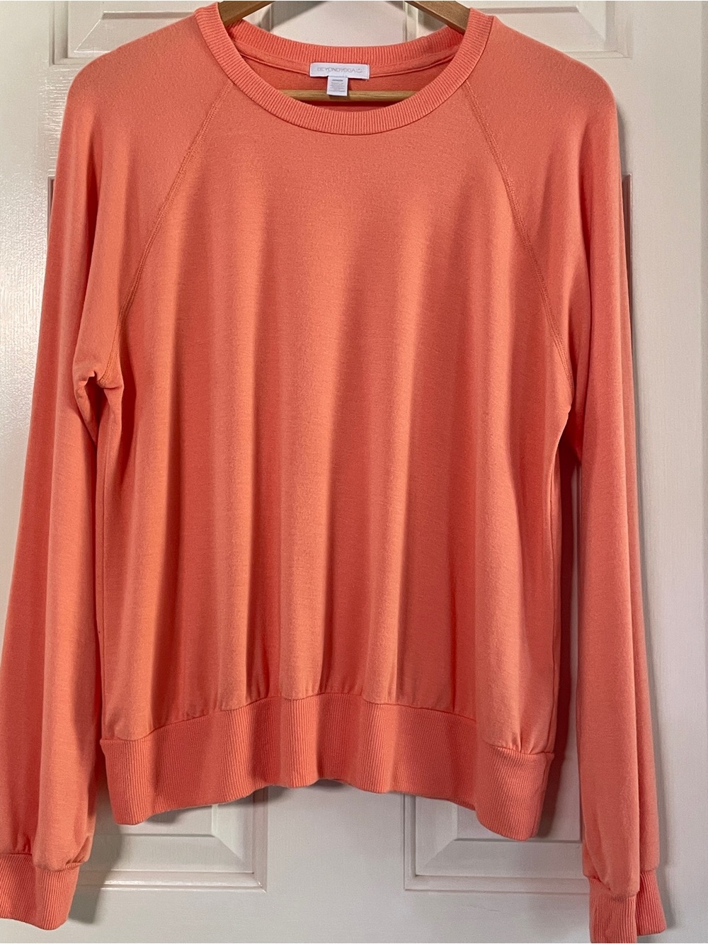Beyond Yoga Coral Peach Lightweight Crewneck Pullover Sweatshirt: Women's Medium